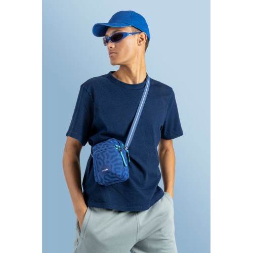 Сумка через плече Pacsafe GO Micro Crossbody 1.5 л небесно-блакитна антизлодій 4 ступені захисту - 35130827