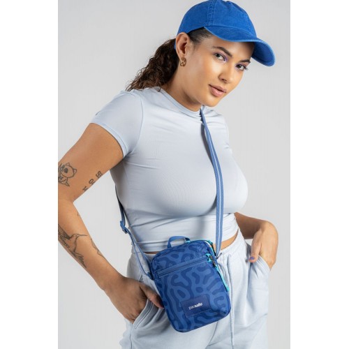 Сумка через плече Pacsafe GO Micro Crossbody 1.5 л небесно-блакитна антизлодій 4 ступені захисту - 35130827