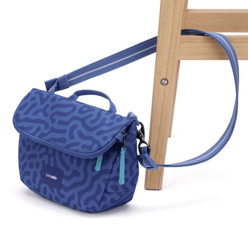 Сумка через плече Pacsafe GO Saddle Crossbody 7 л небесно-блакитна антизлодій 6 ступенів захисту - 35140827