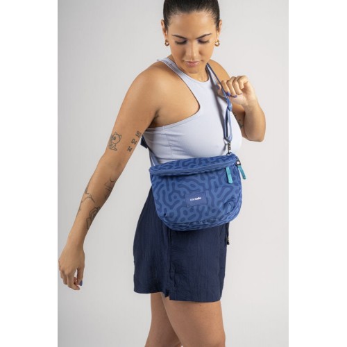 Сумка через плече Pacsafe GO Saddle Crossbody 7 л небесно-блакитна антизлодій 6 ступенів захисту - 35140827